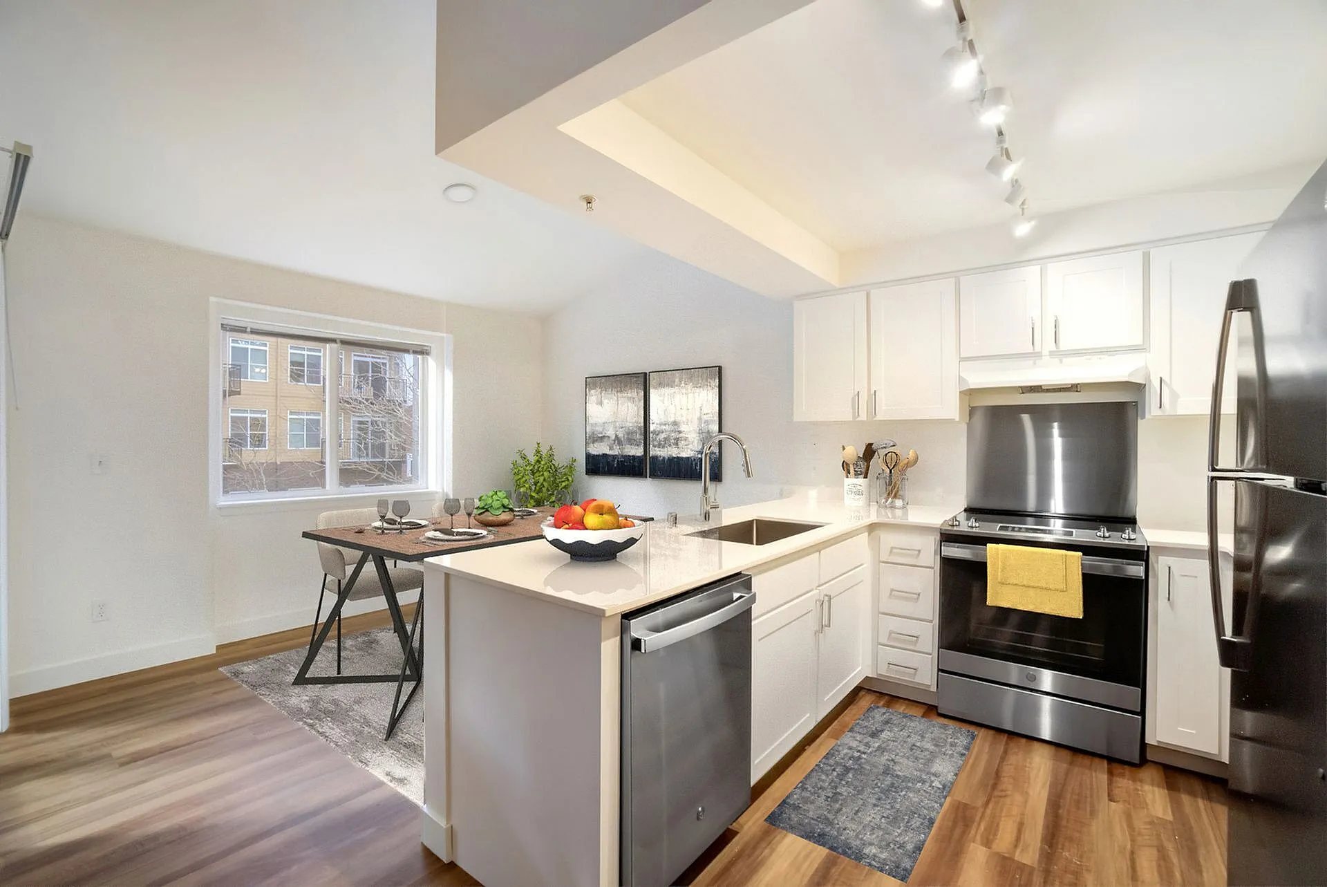 Kitchen with quartz counters